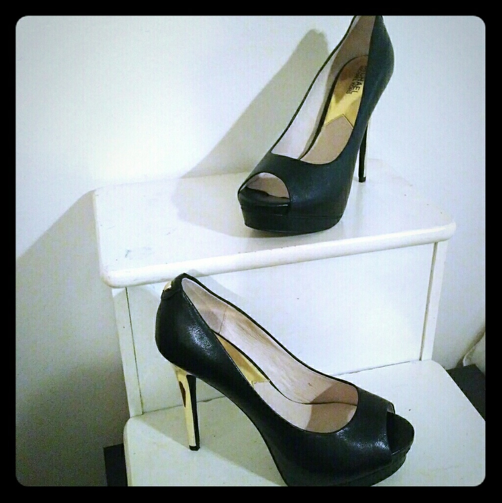 Sexy Micheal Kors Open Toe Black Heels w/ gold